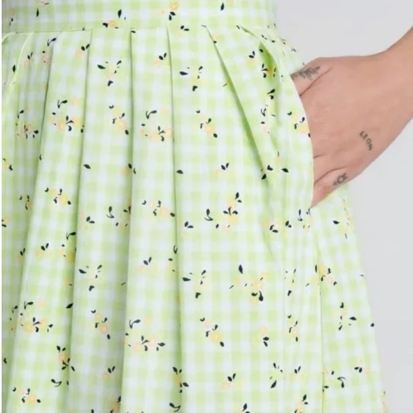 MODCLOTH IMAGINE THE IMPOSSIBLE GREEN GINGHAM SKIRT SIZE 8 - Picture 4 of 13